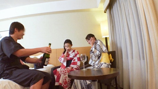 GANA-2133 花火大会ナンパ 07 みなとみらいで花火大会帰りの浴衣美女を高級ホテルとシャンパンで釣ってお持ち帰り♪お酒で頭が回らないのか浴衣を脱がされてもされるがまま。それどころか自分からち〇ぽを欲しがって…