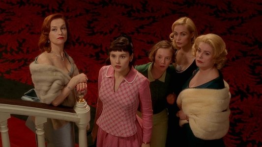 8 femmes
