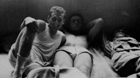 Baci rubati: amori omosessuali nell'Italia fascista