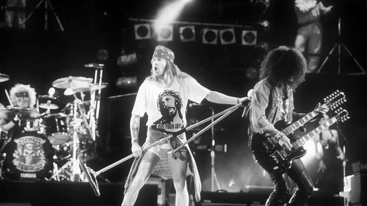 Guns N' Roses: Use Your Illusion II - World Tour - 1992 In Tokyo
