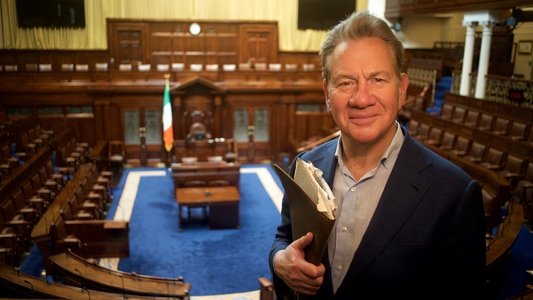 Hawks and Doves: The Crown and Ireland's War of Independence