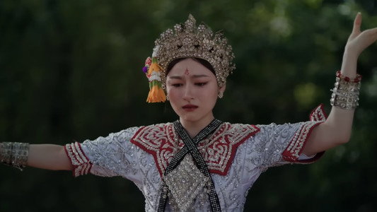 โปรดใช้วิจารณญาณในการรักเธอ