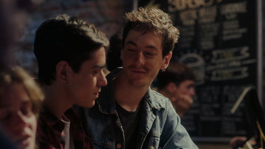 A metros de distancia