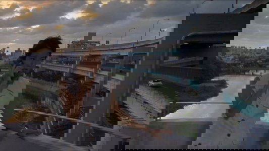 水の中の八月