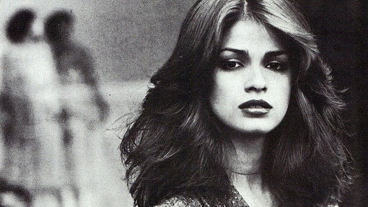 The Self-Destruction of Gia