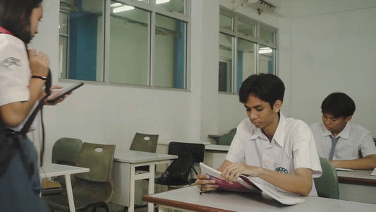 Ada apa dengan Cici?