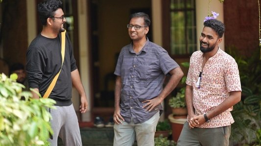 മുകുന്ദന്‍ ഉണ്ണി അസോസിയേറ്റ്സ്™