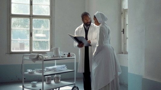 Auf Messers Schneide - Eine Geschichte der Chirurgie