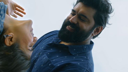 സർവം മായ