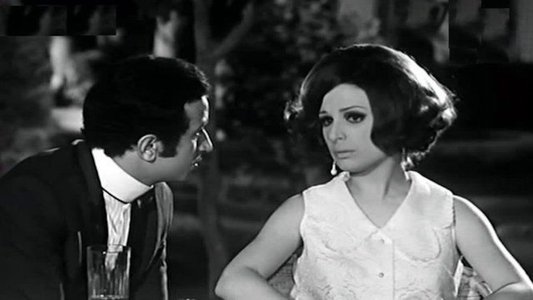 شباب في عاصفة