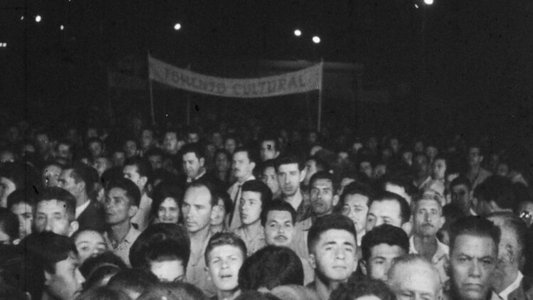 Bajo las banderas, el sol