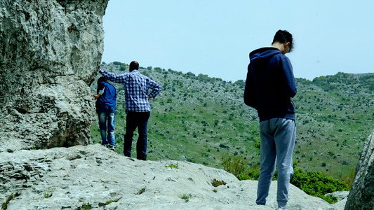 على بُعد أمتار
