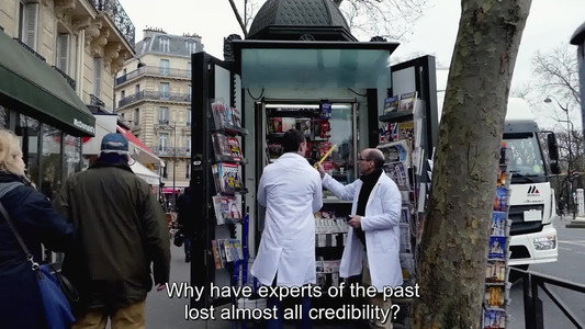 Democracy of the Gullible – The Internet Paradox