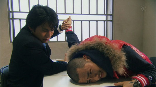 係長 青島俊作 THE MOBILE 事件は取調室で起きている!