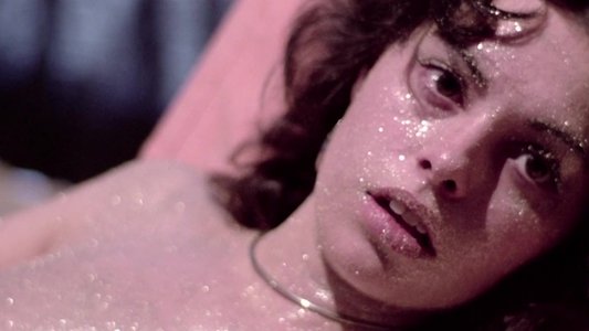 La fille au sexe brillant
