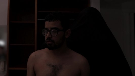 Tem Alguém em Casa?