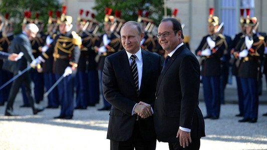 « Moi, diplomate ! » — Le monde de François Hollande