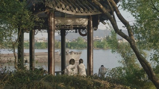 春江水暖