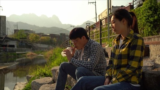 낮에는 덥고 밤에는 춥고