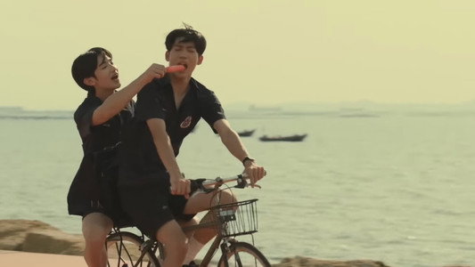 ต้นส้มอยู่บ้านเขา แต่ผลส้มหล่นมาบ้านเราตลอดเลย