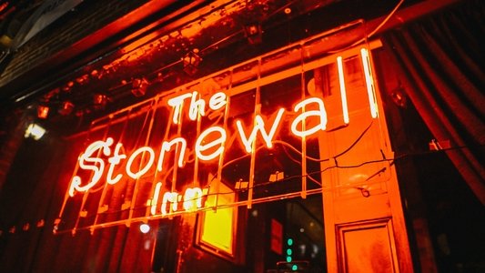 L'étincelle : une histoire des luttes LGBT+