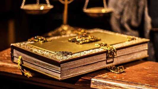 Isra en het Magische Boek