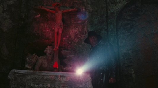 La notte che Evelyn uscì dalla tomba