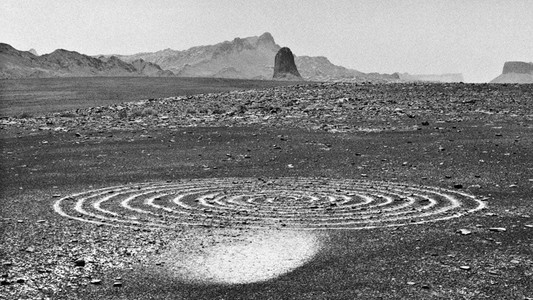 Stones and Flies: Richard Long in the Sahara