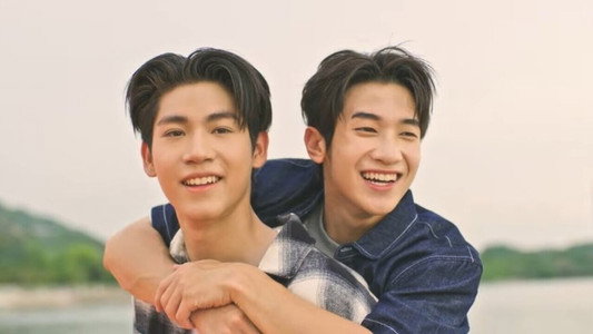 ต้นส้มบ้านเขา แต่ผลส้มหล่นมาบ้านเราตลอดเลย