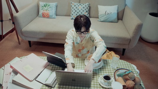 ที่สามของเธอ