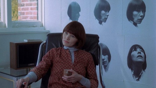 The Romantic Englishwoman