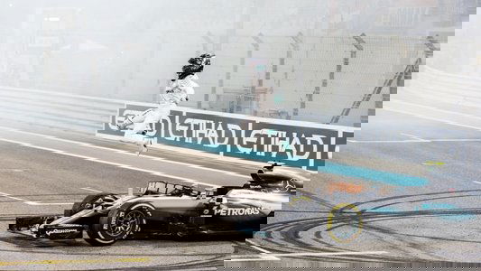 F1 2016 Official Review