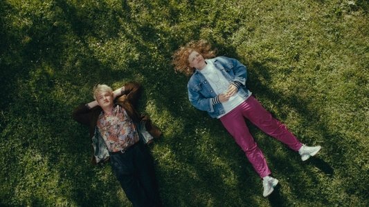 How to Be Normal and the Oddness of the Other World