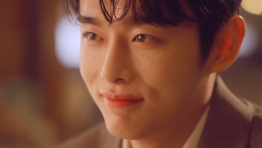 겨울 지나 벚꽃