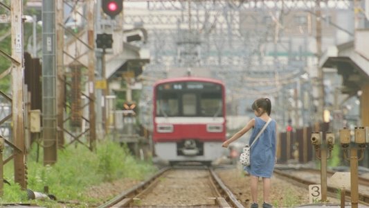 駅までの道をおしえて