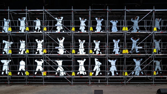 Dans la lumière - Au cœur de la création du spectacle signé JR, Damien Jalet et Thomas Bangalter