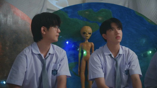 แรงโน้มถ่วงระหว่างเรา