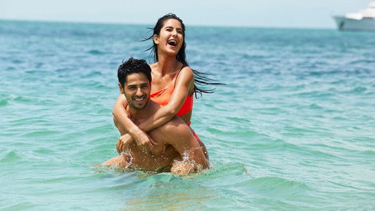 बार बार देखो