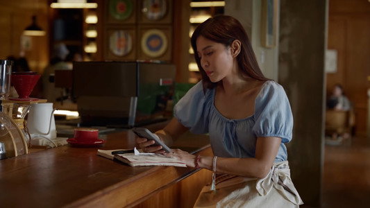 Bahasa Cinta Yang Beda