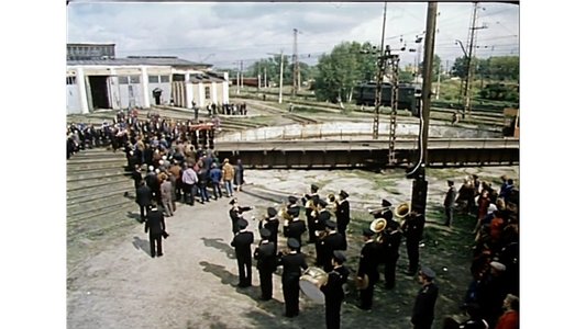 Остановился поезд