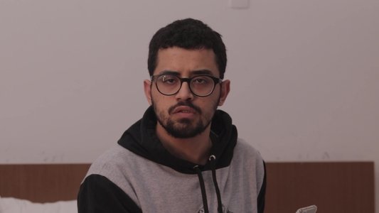 Tem Alguém em Casa?