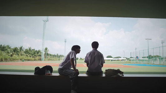 แรงโน้มถ่วงระหว่างเรา