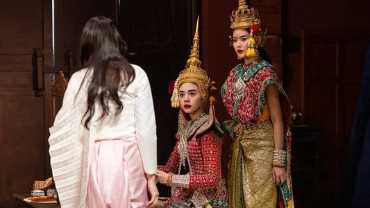 สอดสร้อยมาลา