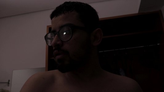 Tem Alguém em Casa?