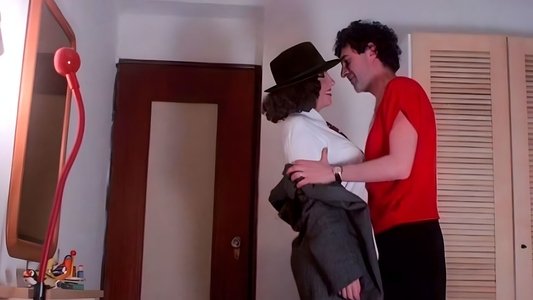 Una donna allo specchio