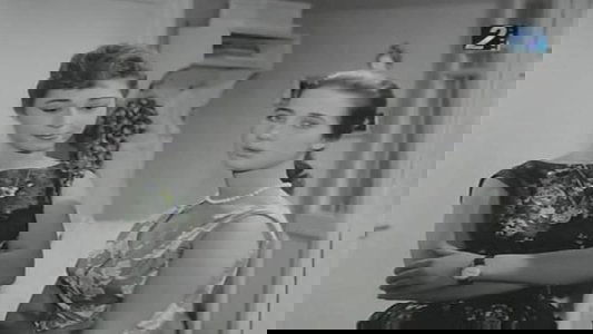 نصف عذراء