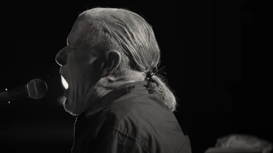 Michael Gira: I Wonder If I’m Singing What You’re Thinking Me to Sing (Live Solo 2022)