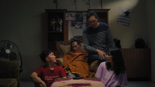 Bapak-Bapak Tidak Bercerita
