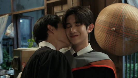 ต้นส้มอยู่บ้านเขา แต่ผลส้มหล่นมาบ้านเราตลอดเลย