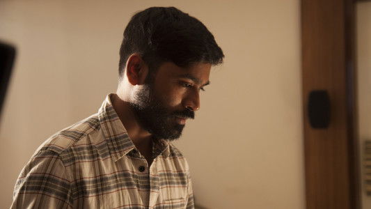 எனை நோக்கி பாயும் தோட்டா